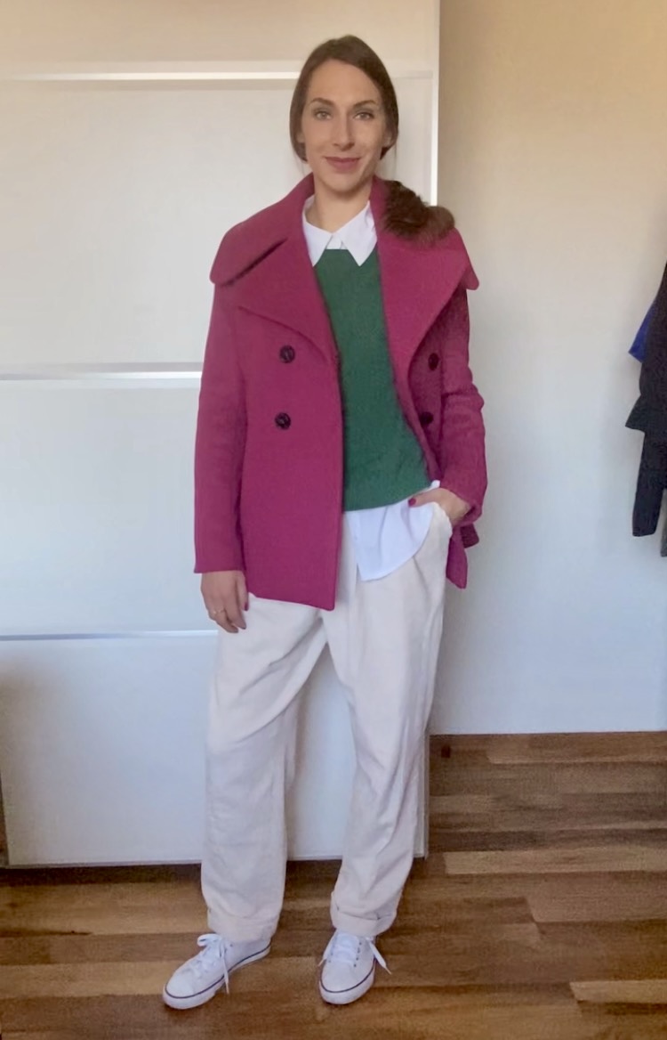 Martinka D. šila celý outfit: kabát, mikina, kalhoty